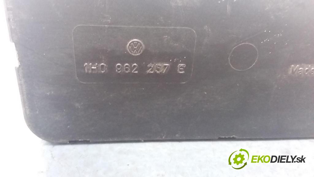 Volkswagen Passat 1996 pompa Centrálny: Zámok: 1H0962257E