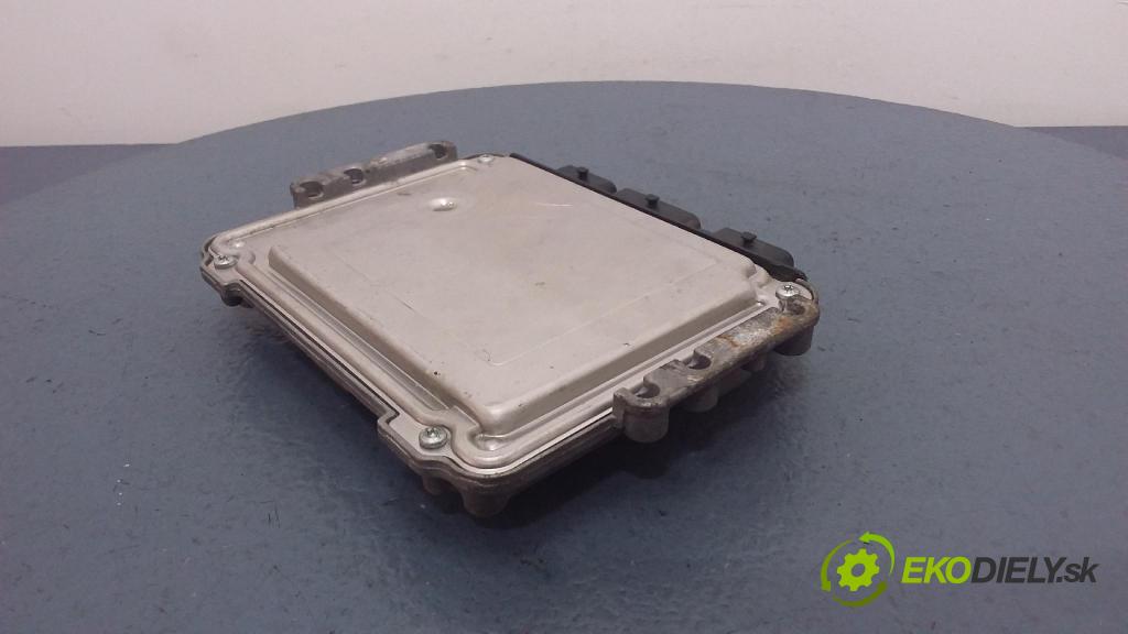 Renault Laguna 2005 riadiaca jednotka Motor: 8200527713
