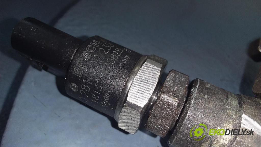 Daimlerchrysler A 170 2002 lišta Zásobování A6680700095