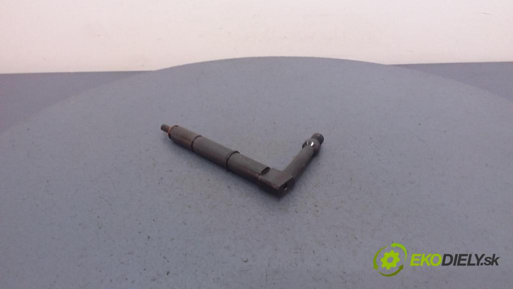 Nissan Almera 2.2 di 2001 vstrek 48-4391