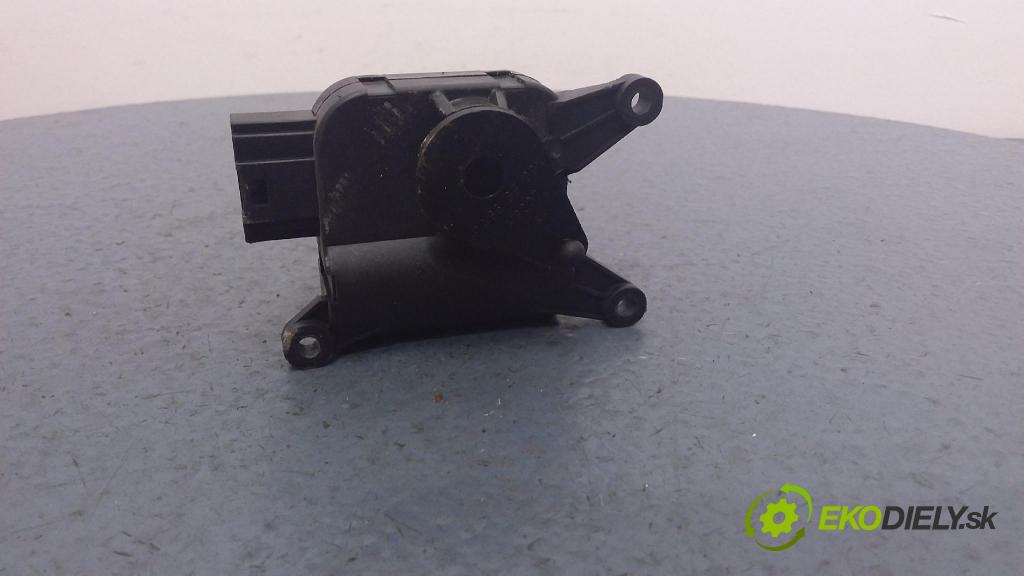 Tata Indica 2008 radiátor 0132801356