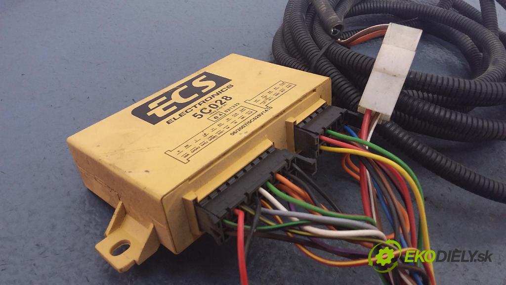 Opel Zafira 2007 riadiaca jednotka 5C028