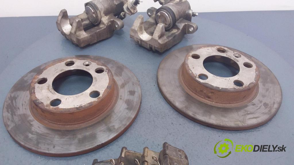 Volkswagen Golf 2000 kotúč Brzda: zadný 01