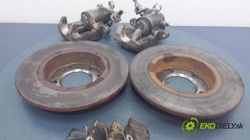 Volkswagen Golf 2000 kotúč Brzda: zadný 01