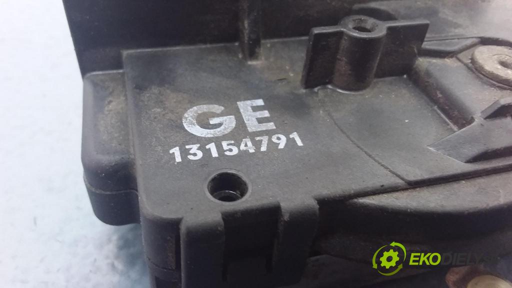 Opel Meriva 2003 zámok dvere Predné Vľavo: 13154791