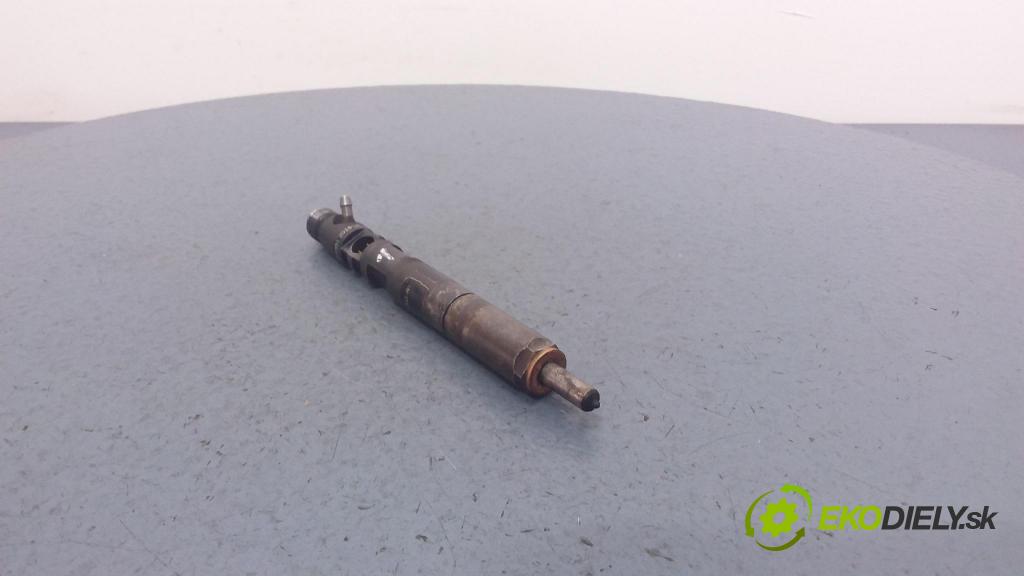Ford Focus 2004 vstrek 2T1Q9F593-AA