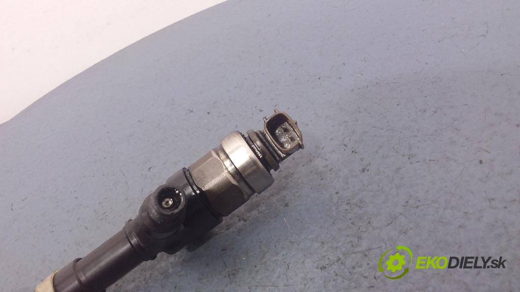 Toyota Avensis 2004 vstrek 23670-0G010
