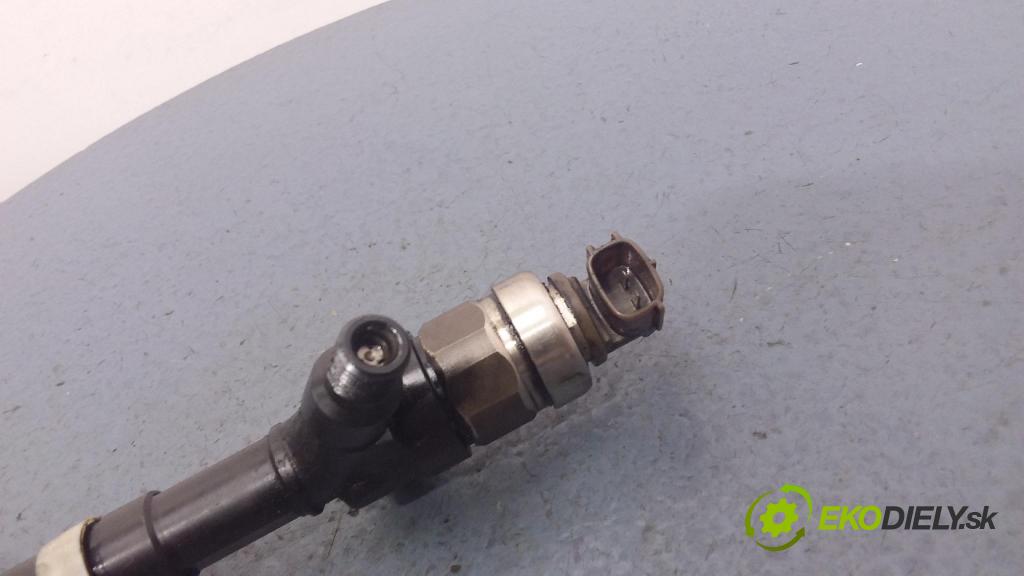 Toyota Avensis 2004 vstrek 23670-0G010