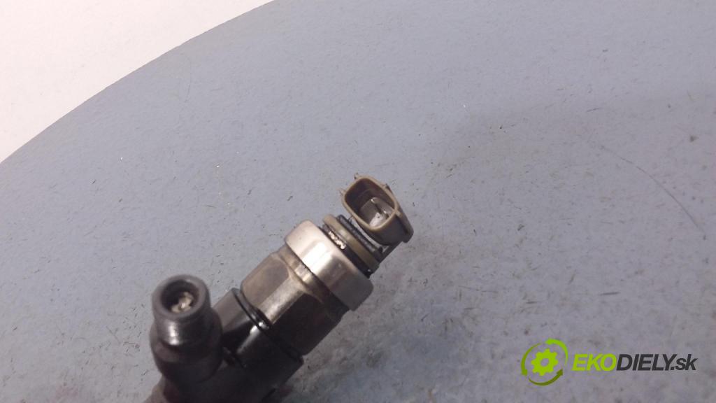 Toyota Avensis 2004 vstrek 23670-0G010