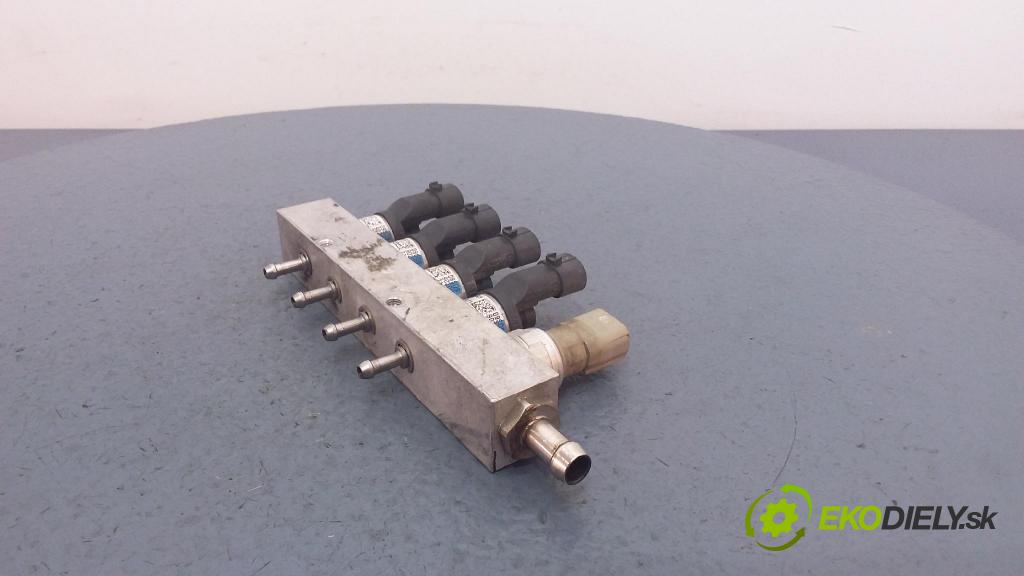 Volkswagen Golf 2000 lišta Zásobování 09SQ99020021