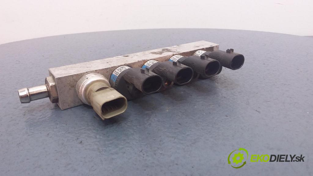 Volkswagen Golf 2000 lišta Zásobování 09SQ99020021