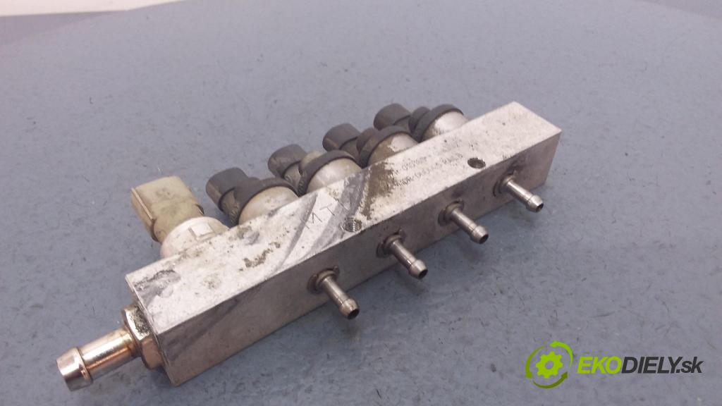 Volkswagen Golf 2000 lišta Zásobování 09SQ99020021