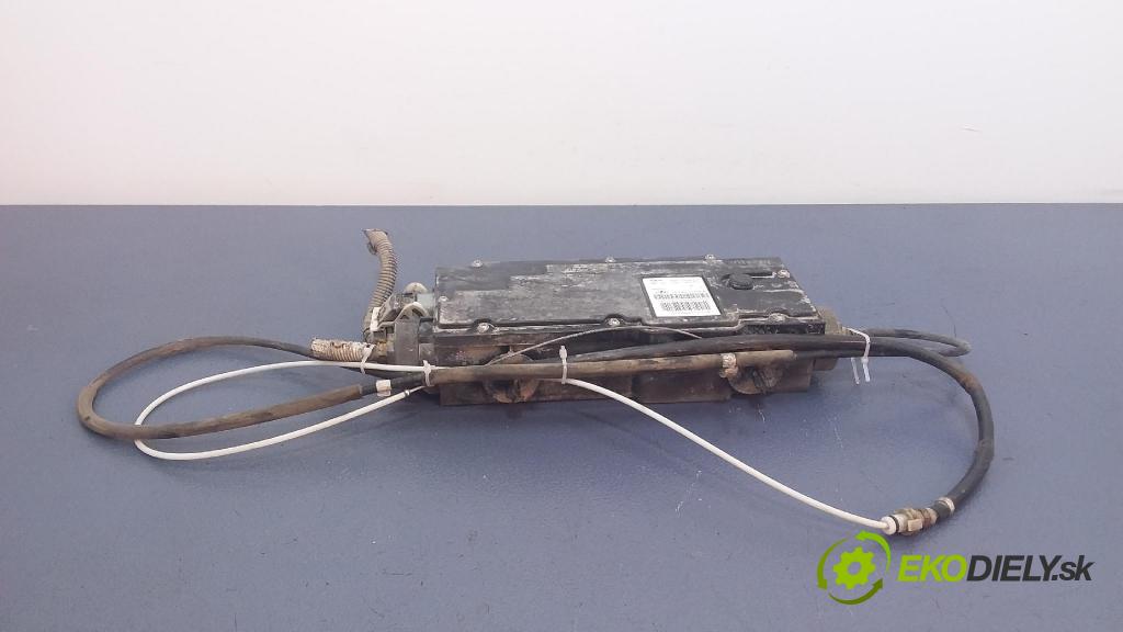 Ford Focus c-max 2004 kulisa Brzda: Manuál 3M51-2598-DA