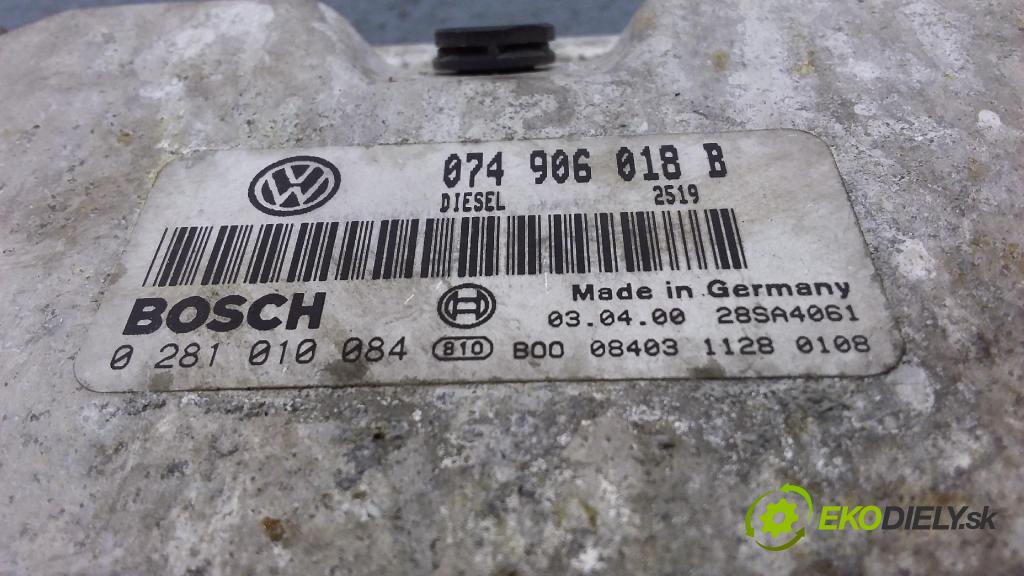 Volkswagen Transporter 2000 riadiaca jednotka Motor: 074906018B