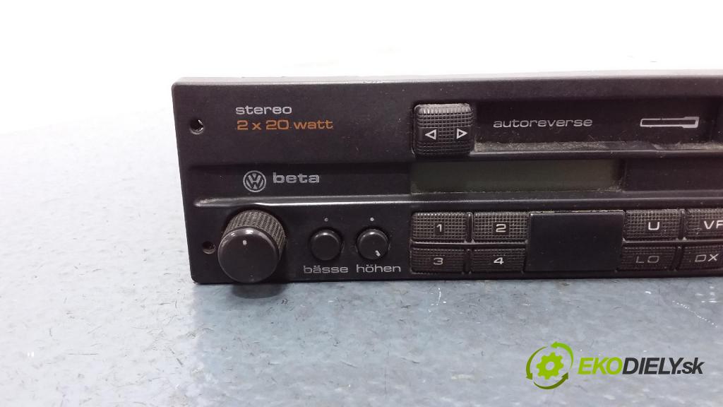 Volkswagen Polo 1993 Radio I Navigácia: 01