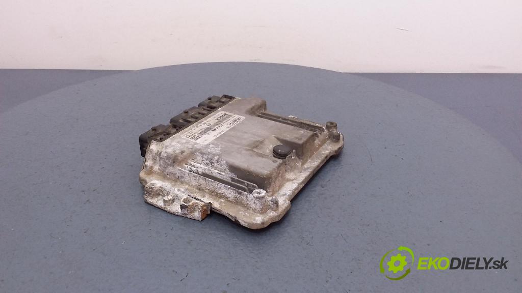 Mazda 3 2006 riadiaca jednotka Motor: 6M61-12A650-BA