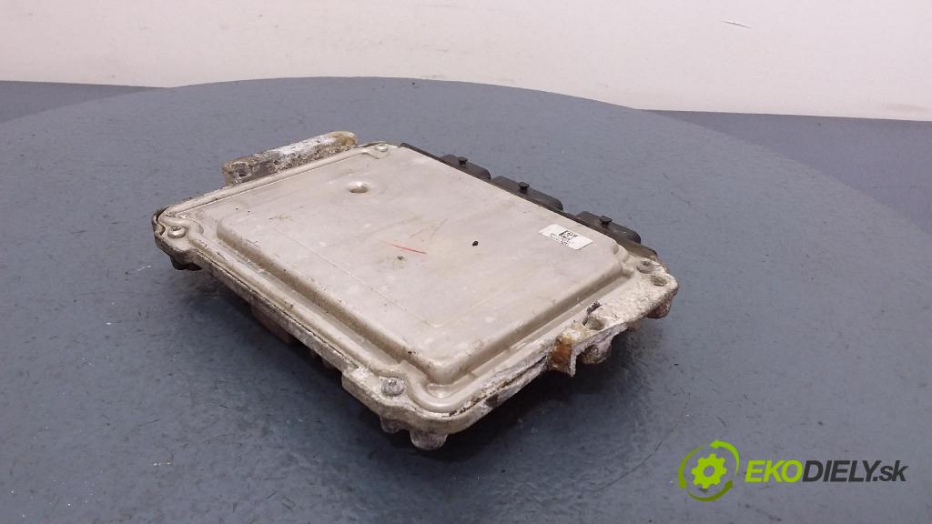 Mazda 3 2006 riadiaca jednotka Motor: 6M61-12A650-BA