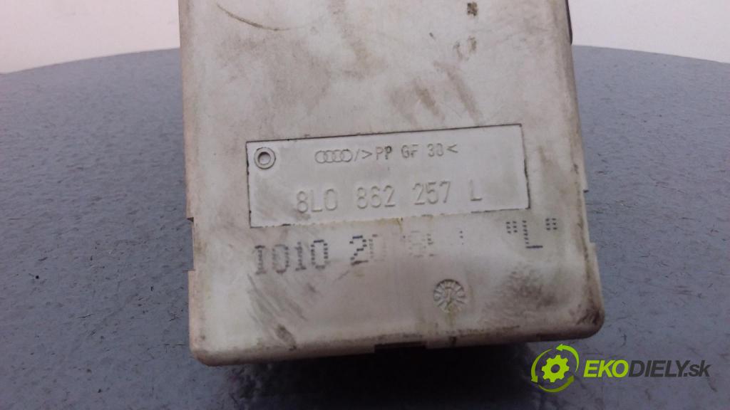 Audi A3 1998 pompa Centrálny: Zámok: 8L0862257L