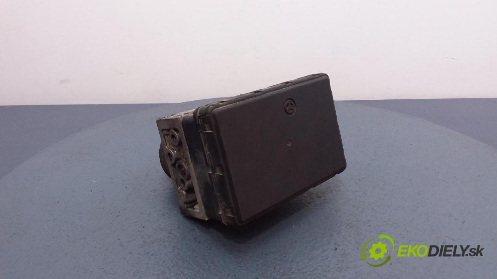 Toyota Avensis verso 2001 čerpadlo ABS x 44510-44050