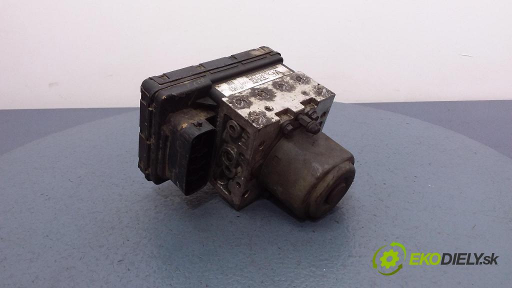 Toyota Avensis verso 2001 čerpadlo ABS x 44510-44050