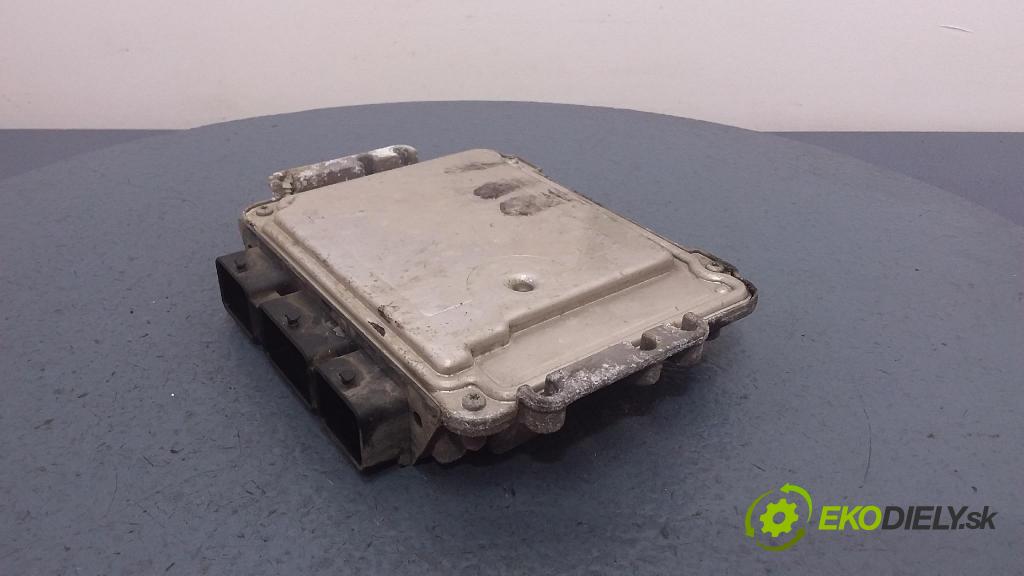 Ford Focus c-max 2005 riadiaca jednotka Motor: 4M51-12A650-YD