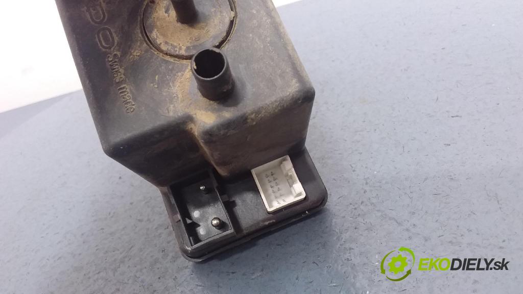 Audi A4 1995 pompa Centrálny: Zámok: 4A0862257A