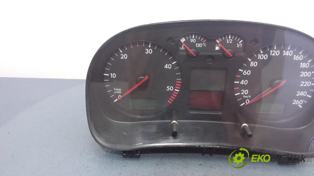 Volkswagen Golf 2002 prístrojovka/ budíky 1J0920826C