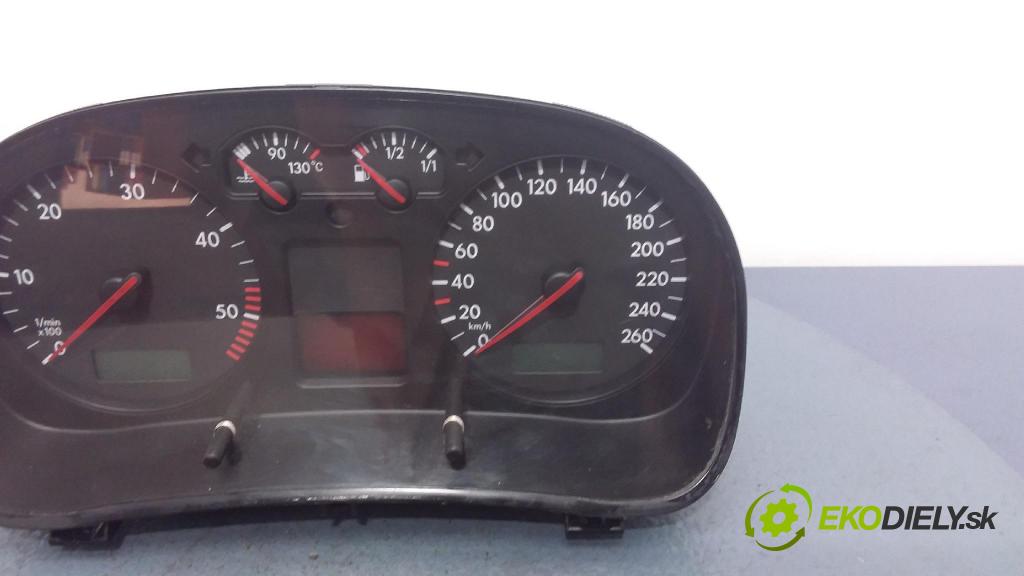 Volkswagen Golf 2002 prístrojovka/ budíky 1J0920826C