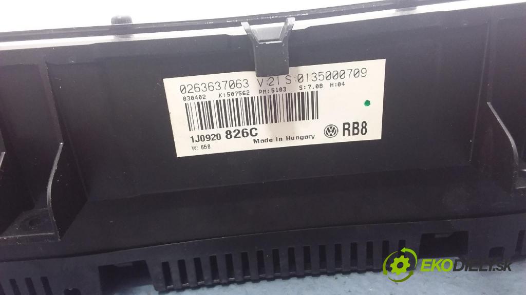 Volkswagen Golf 2002 prístrojovka/ budíky 1J0920826C