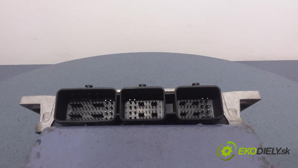 Citroen C5 2005 riadiaca jednotka Motor: 9658845480