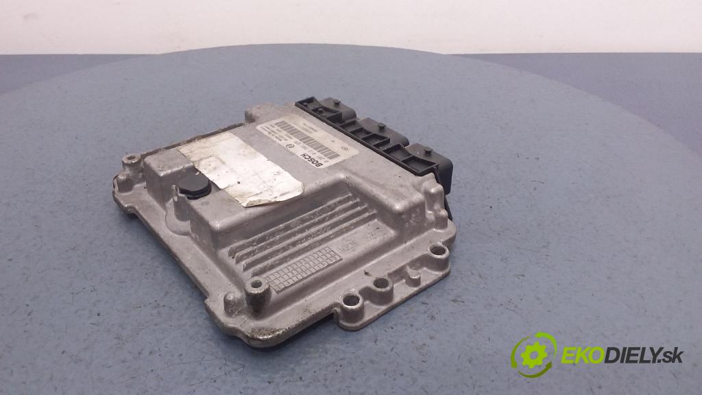 Renault Megane scenic 2006 riadiaca jednotka Motor: 8200527725