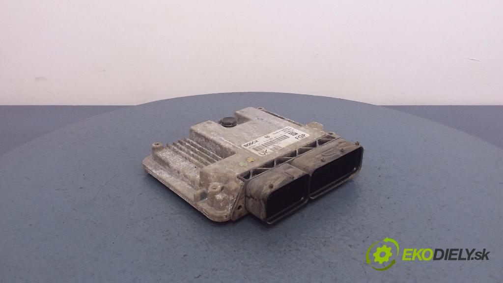 Opel Vectra 2004 riadiaca jednotka Motor: 55189631