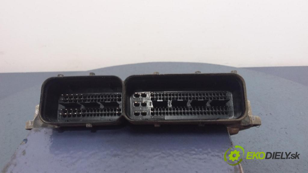 Opel Vectra 2004 riadiaca jednotka Motor: 55189631