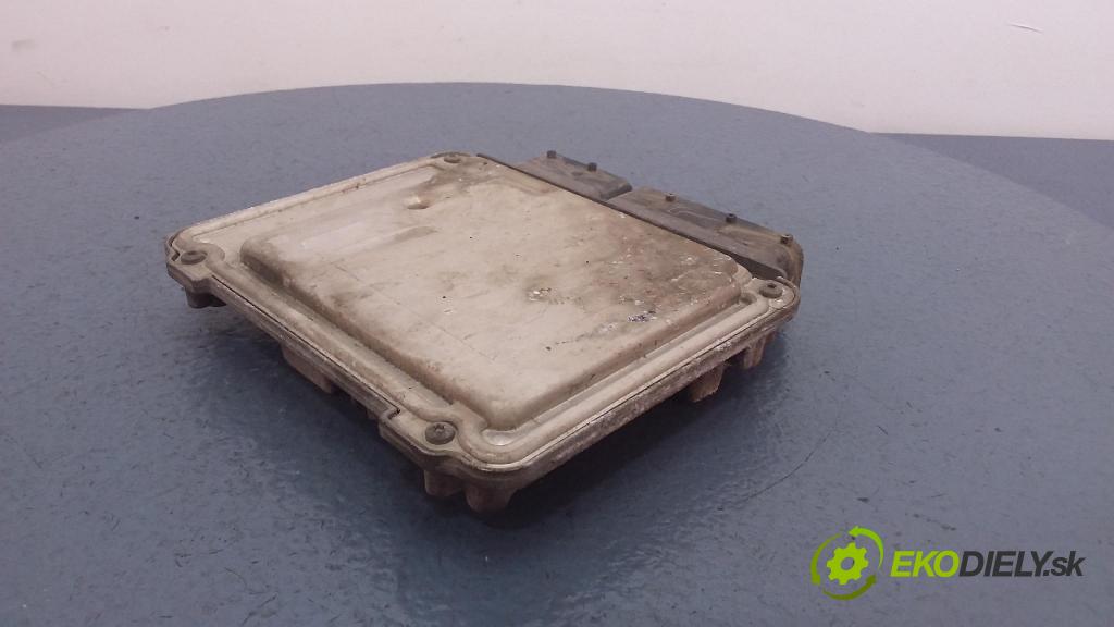 Opel Vectra 2004 riadiaca jednotka Motor: 55189631
