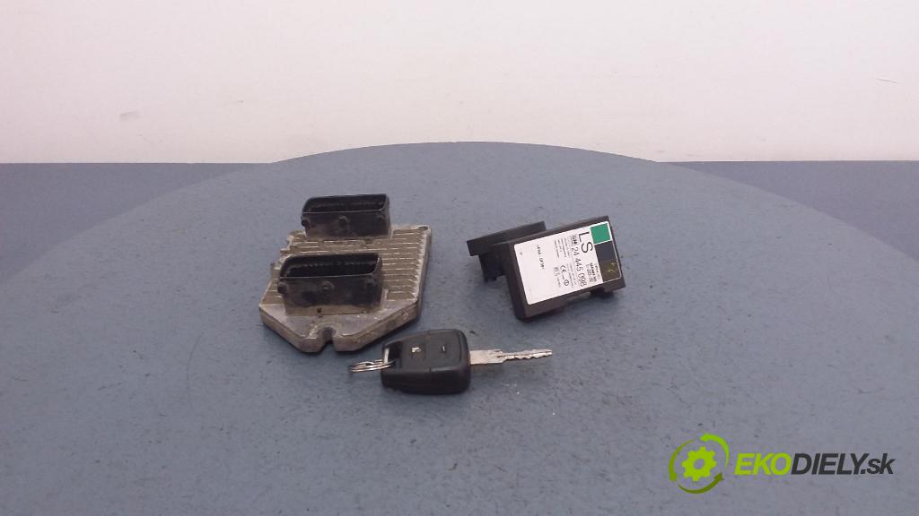 Opel Zafira 2003 riadiaca jednotka Motor: 55351752