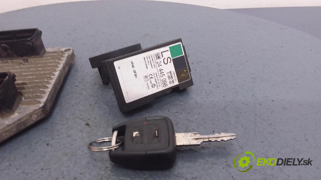 Opel Zafira 2003 riadiaca jednotka Motor: 55351752