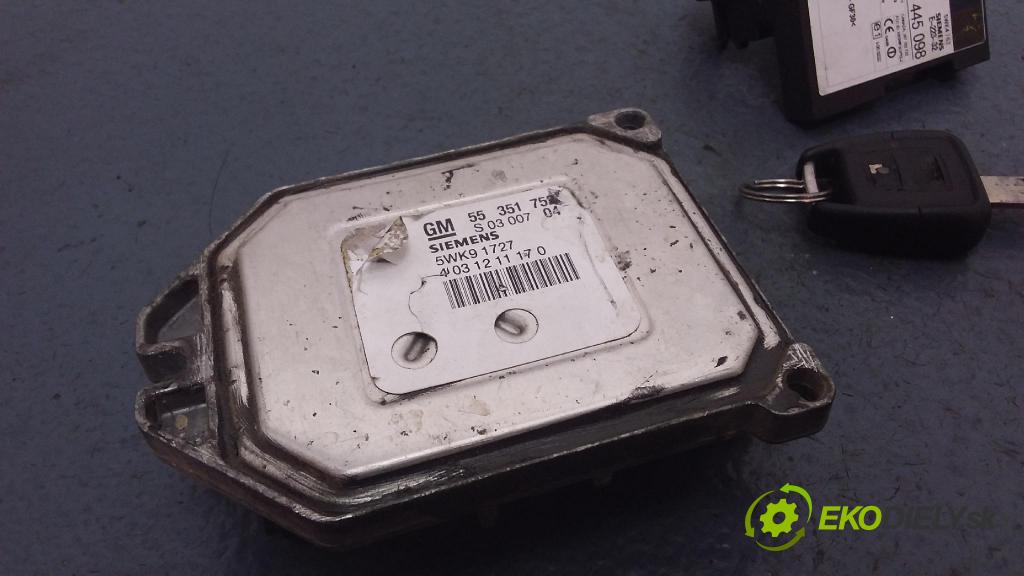 Opel Zafira 2003 riadiaca jednotka Motor: 55351752