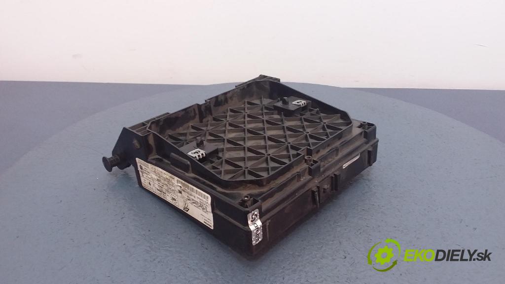 Volkswagen Sharan 2005 skříňka Pojistky 7M3962258R