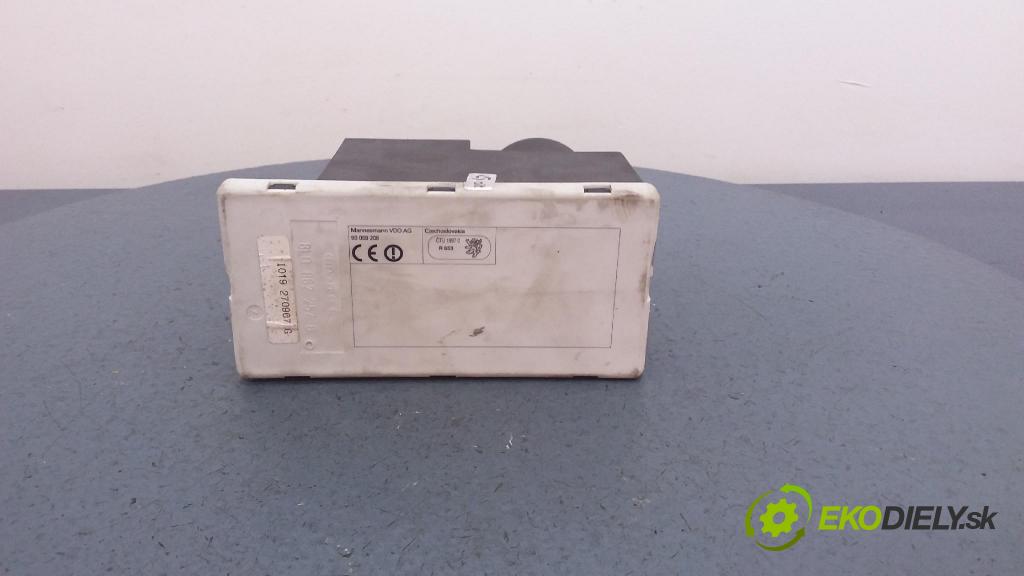 Audi A3 2000 pompa Centrálny: Zámok: 8L0862257G