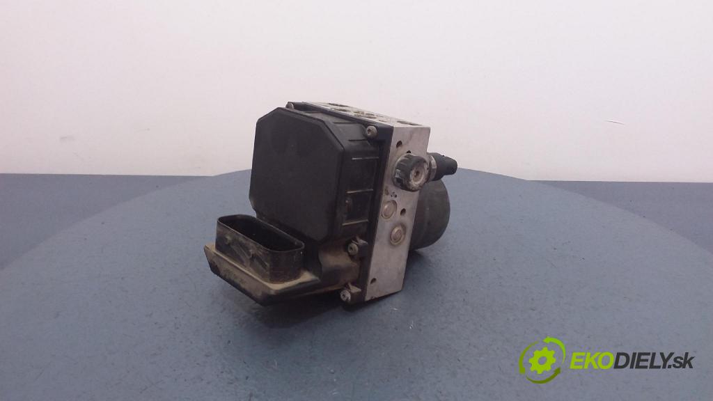 Audi A4 0 čerpadlo ABS x 8E0614117