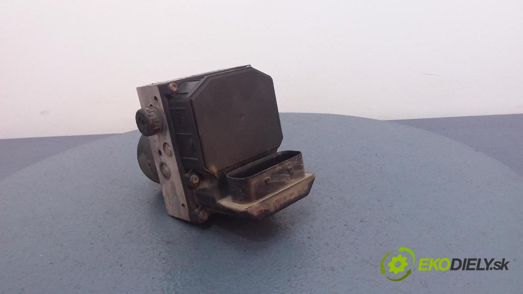 Audi A4 0 čerpadlo ABS x 8E0614117