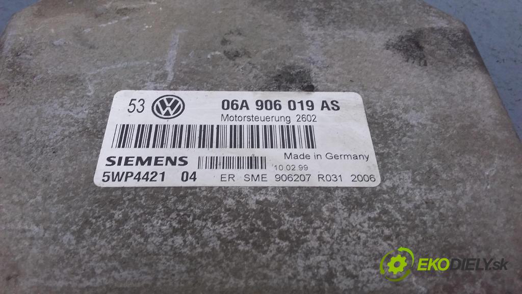 Skoda Octavia 2004 riadiaca jednotka Motor: 06A906019AS