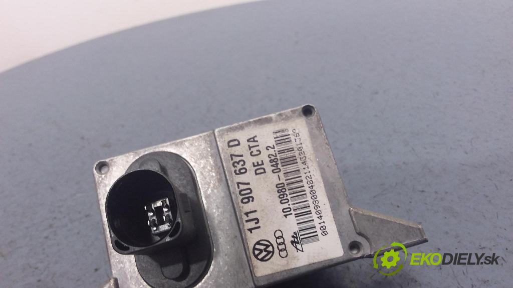 Volkswagen Golf 2003 snímač ESP. 1J1907637D