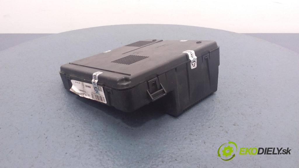 Renault Megane 2003 skrinka Poistky: 8200306033