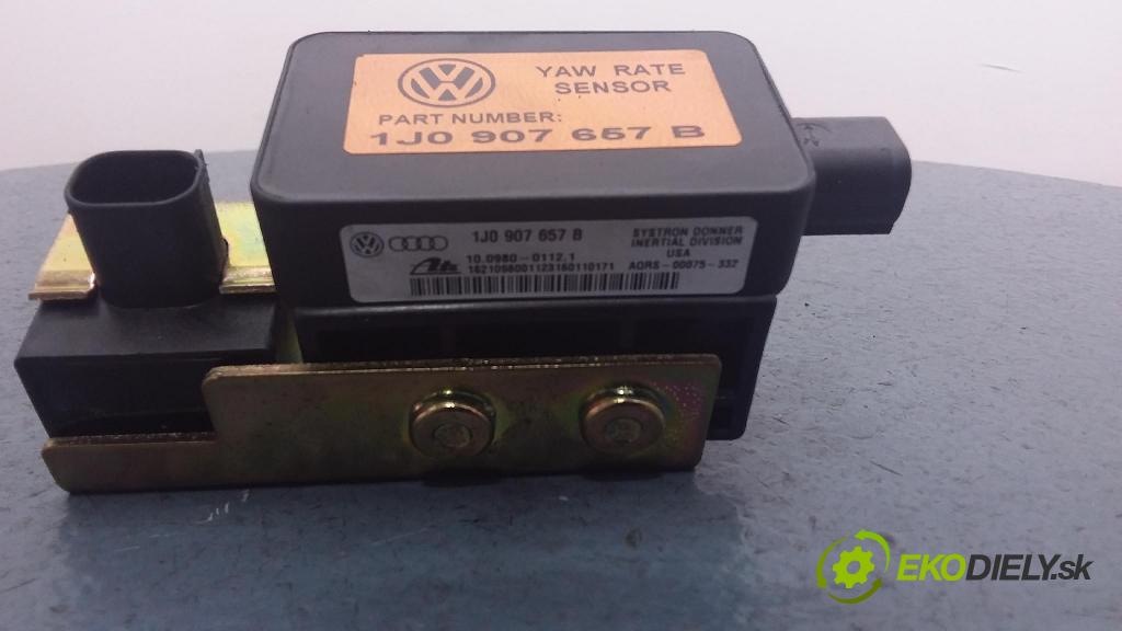 Volkswagen Golf 2000 snímač ESP. 1J0907657B