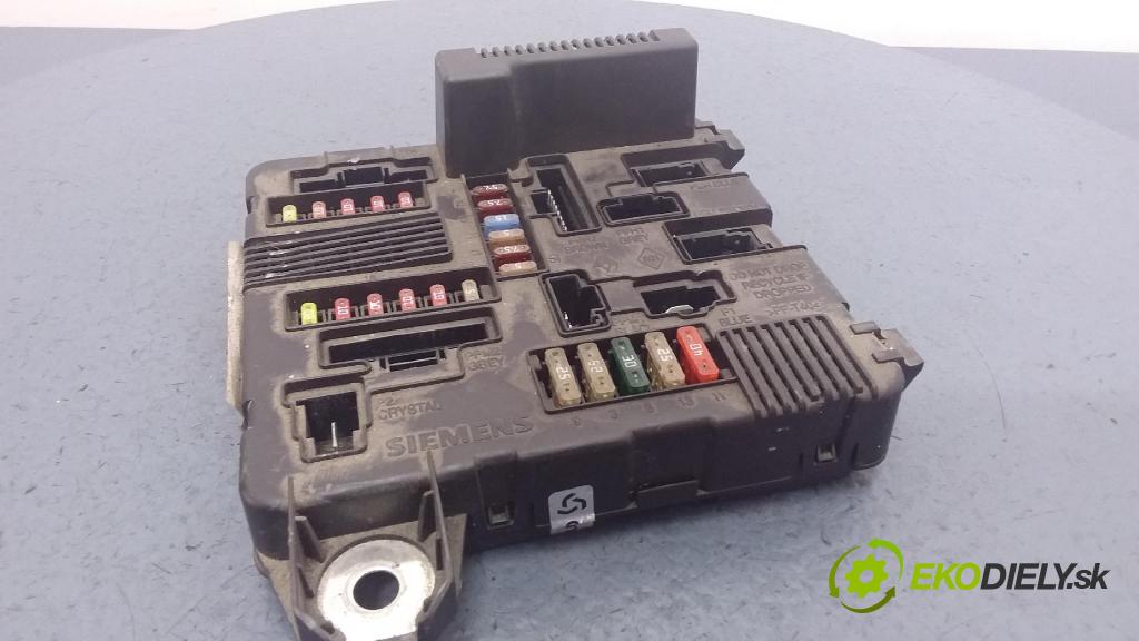 Renault Megane 2004 skrinka Poistky: 8200306033A