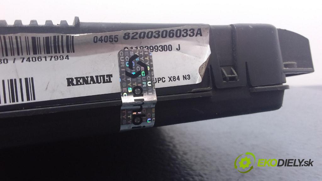 Renault Megane 2004 skrinka Poistky: 8200306033A