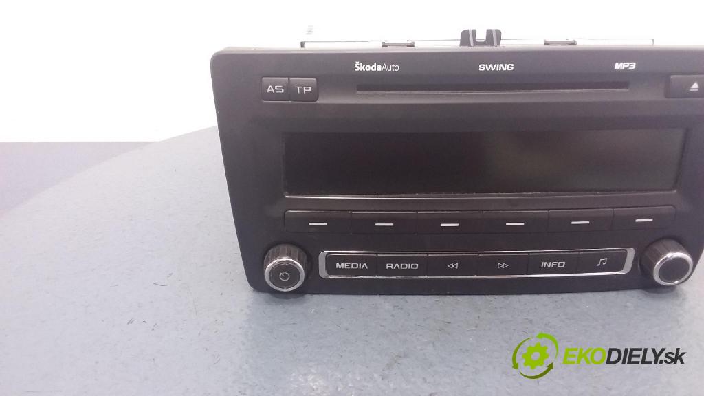 Skoda Octavia combi 2009 Radio I Navigácia: 1Z0035161F
