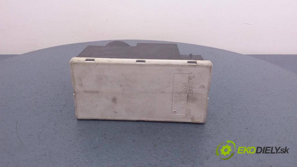Audi A3 1997 pompa Centrálny: Zámok: 8L0862257L