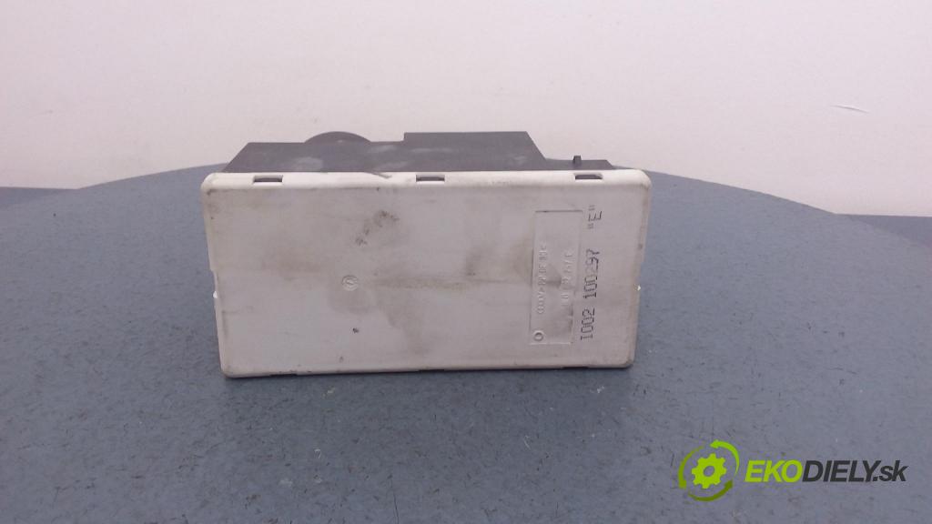 Audi A3 1999 pompa Centrálny: Zámok: 8L0862257E